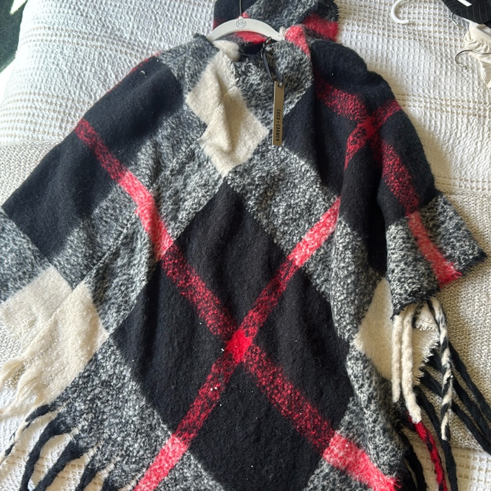 Coco and Carmen poncho
